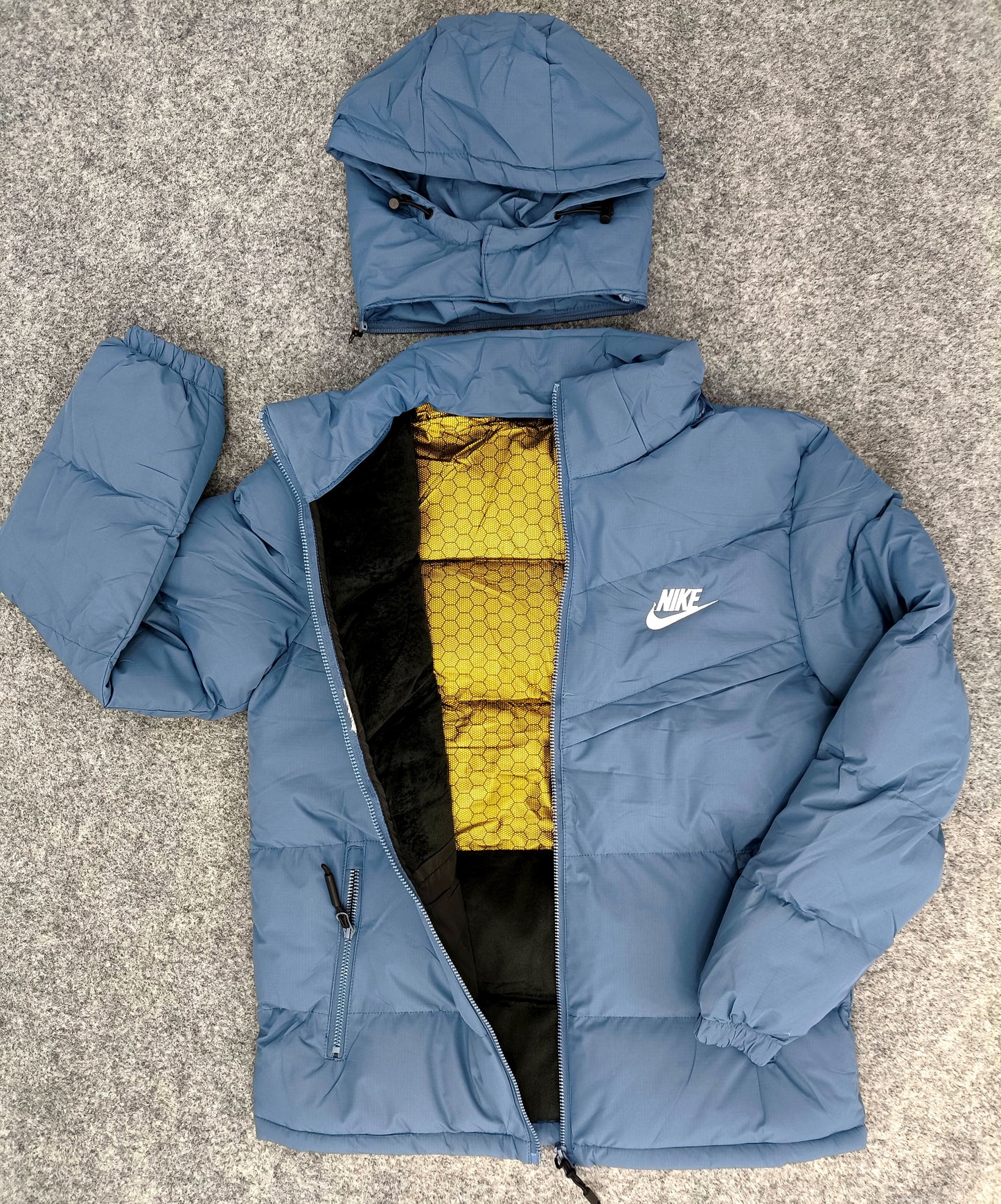 CAMPERA NIKE NEGRA + CAMPERA NIKE DE COLOR DE REGALO